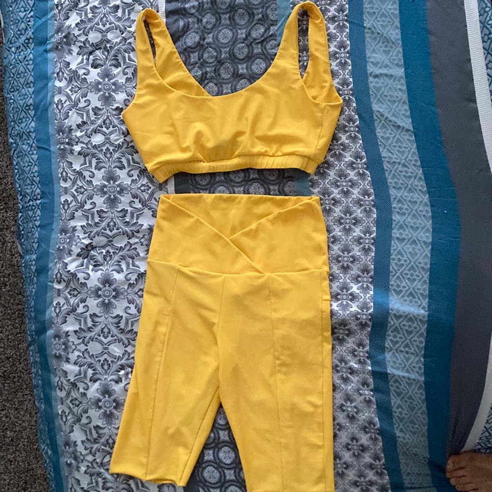 Yellow Mahr set